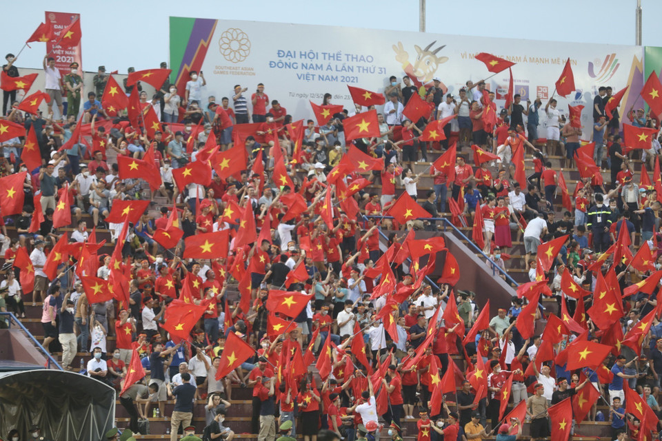 Những hình ảnh trong trận đấu. (Nguồn: TTXVN)