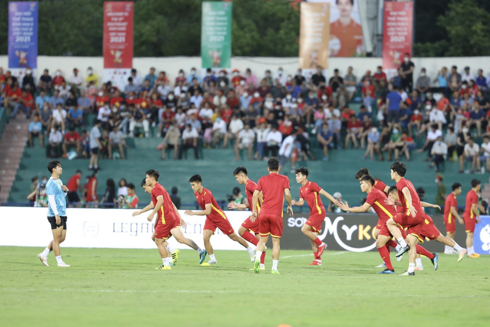 Những hình ảnh trong trận đấu. (Nguồn: TTXVN)