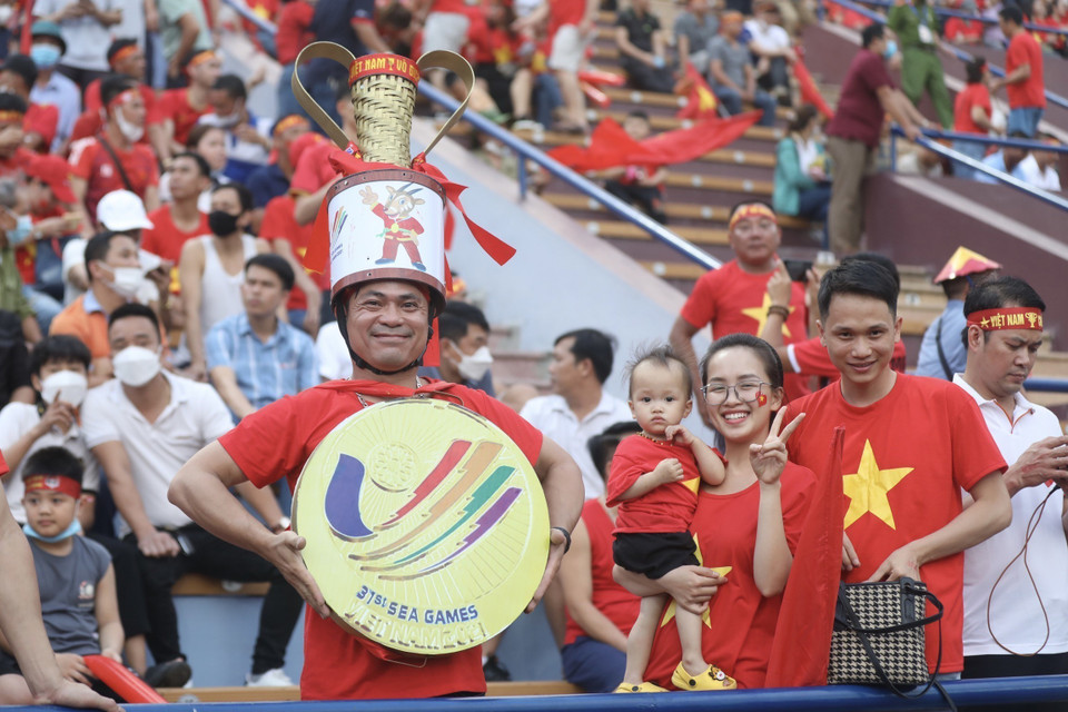 Những hình ảnh trong trận đấu. (Nguồn: TTXVN)