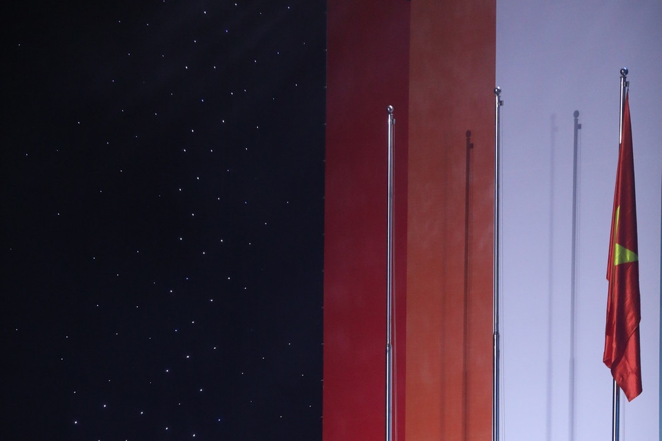 Nghi thức hạ cờ Liên đoàn thể thao Đông Nam Á và cờ SEA Games. (Ảnh: TTXVN)