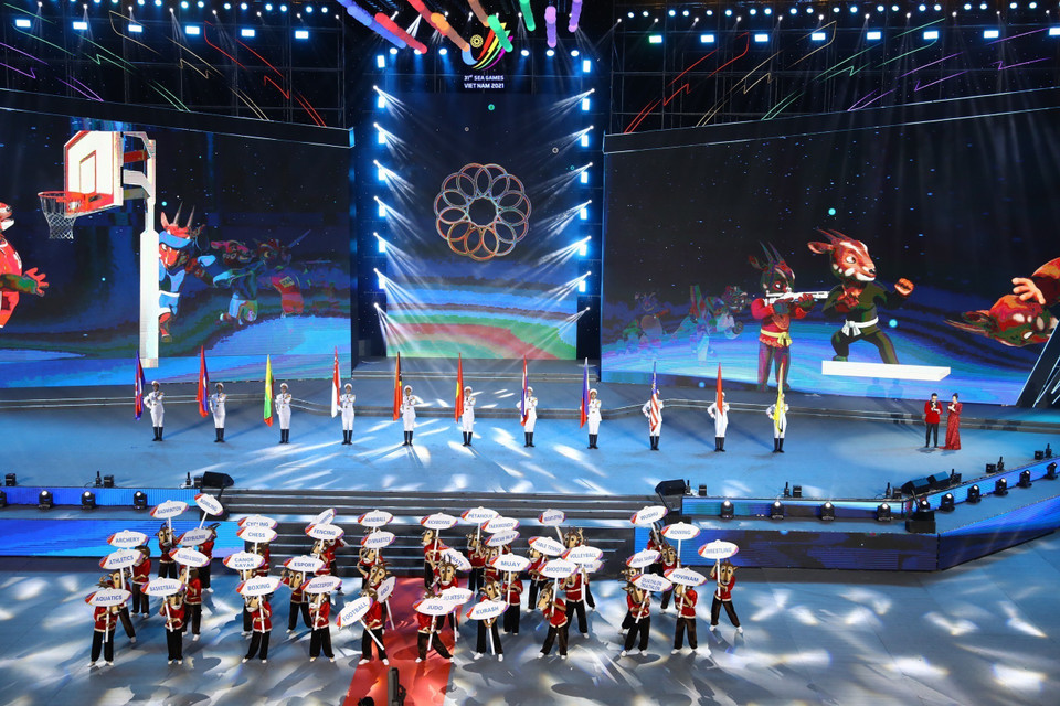 Màn diễu hành của 40 môn thể thao. (Ảnh: TTXVN)