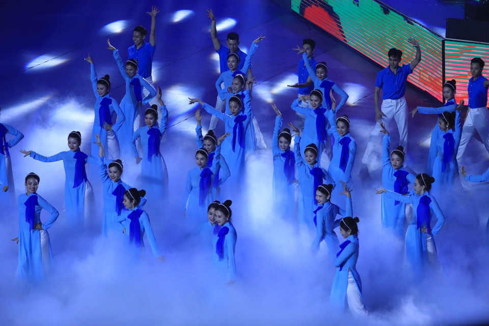 Chương trình nghệ thuật bế mạc SEA Games 31 Hội tụ để tỏa sáng. (Ảnh: TTXVN)