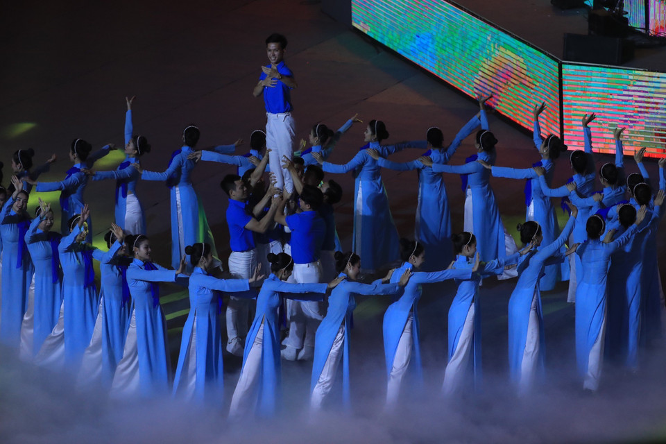 Chương trình nghệ thuật bế mạc SEA Games 31 Hội tụ để tỏa sáng. (Ảnh: TTXVN)