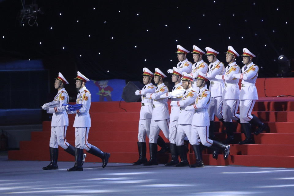 Nghi thức hạ cờ Liên đoàn thể thao Đông Nam Á và cờ SEA Games. (Ảnh: TTXVN)