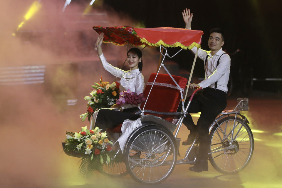 Chương trình nghệ thuật bế mạc SEA Games 31 Hội tụ để tỏa sáng. (Ảnh: TTXVN)