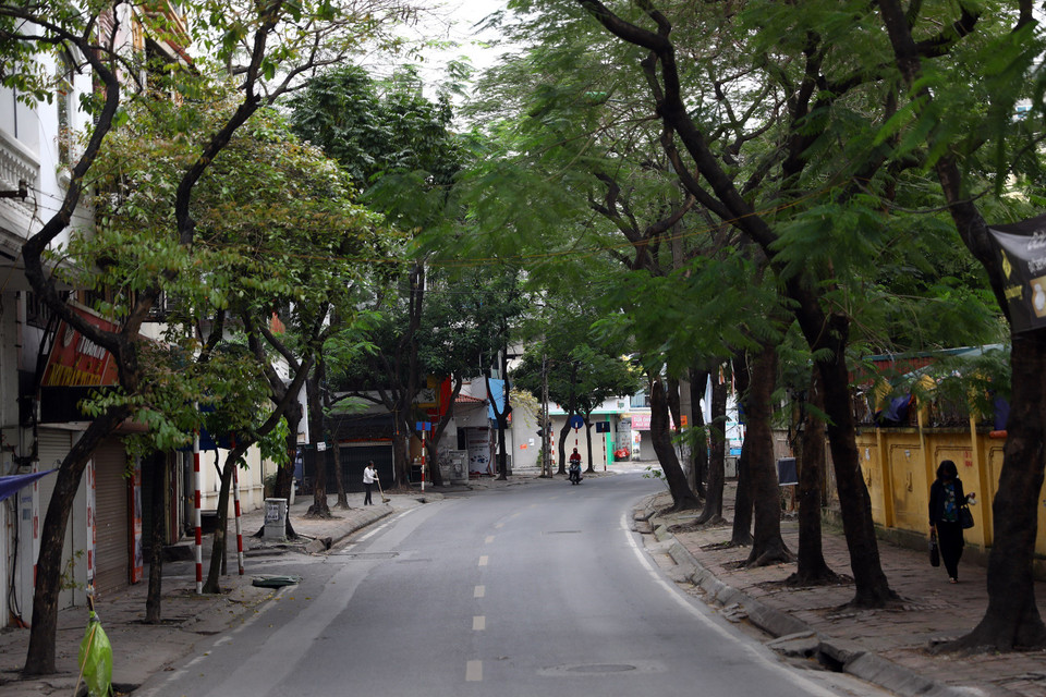 Hầu hết mọi người đều không ra đường nếu không thật sự có công việc cần thiết. (Ảnh: Huy Hùng/TTXVN)