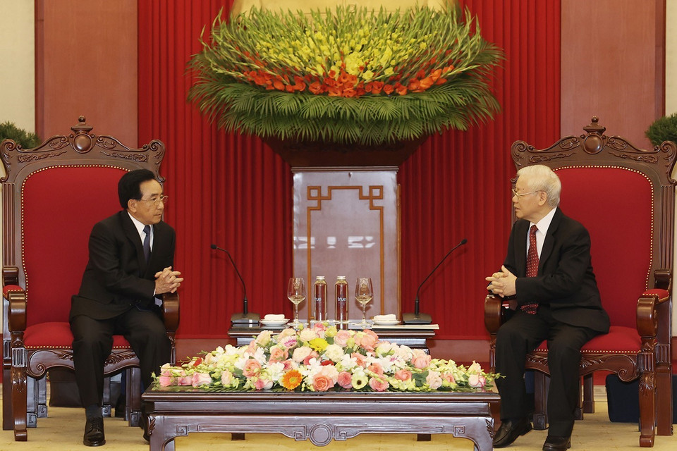 Tổng Bí thư Nguyễn Phú Trọng tiếp Ủy viên Bộ Chính trị, Thủ tướng Chính phủ nước Cộng hòa Dân chủ Nhân dân Lào Phankham Viphavanh. (Ảnh: Trí Dũng/TTXVN)