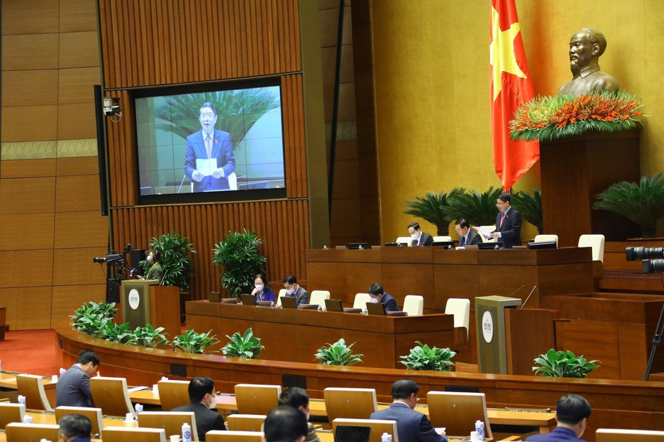 Phó Chủ tịch Quốc hội Nguyễn Đức Hải điều hành phiên họp.(Ảnh: Văn Điệp/TTXVN)