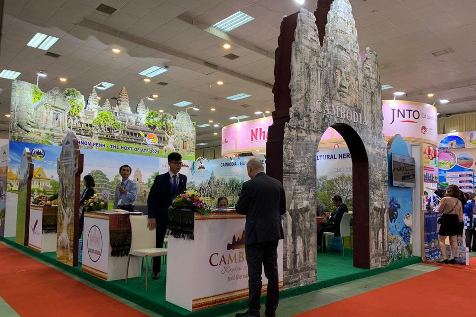 Có 25 quốc gia và vùng lãnh thổ có gian hàng tham gia tại Hội chợ. (Ảnh: PV/Vietnam+)