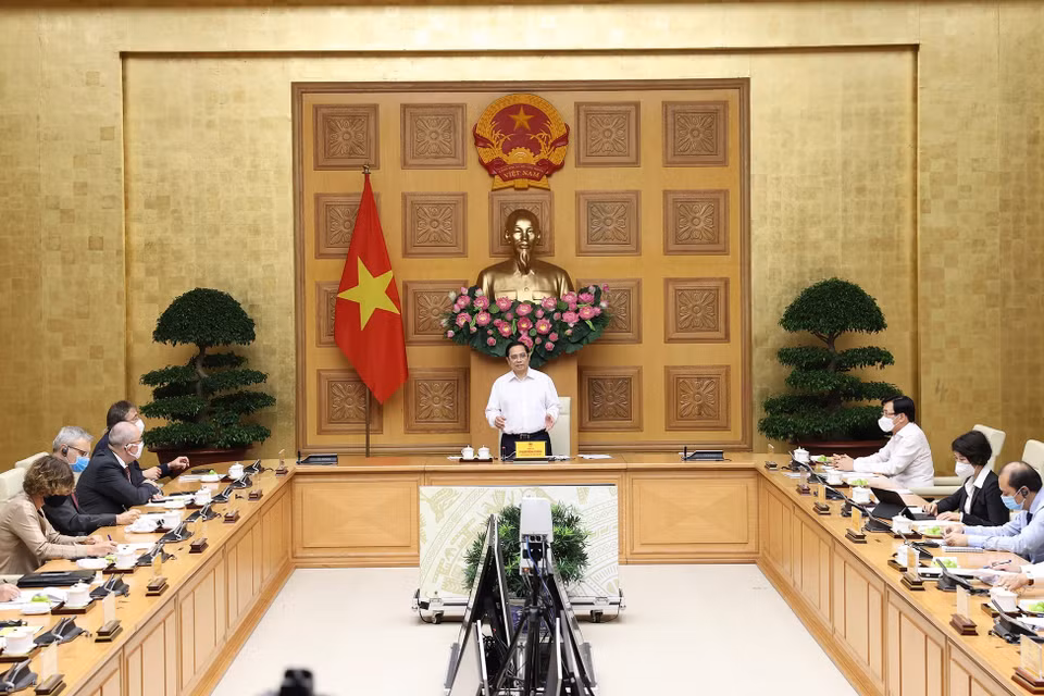 Quang cảnh buổi làm việc giữa Thủ tướng Phạm Minh Chính và các doanh nghiệp châu Âu tại Việt Nam. (Ảnh: Dương Giang/TTXVN)