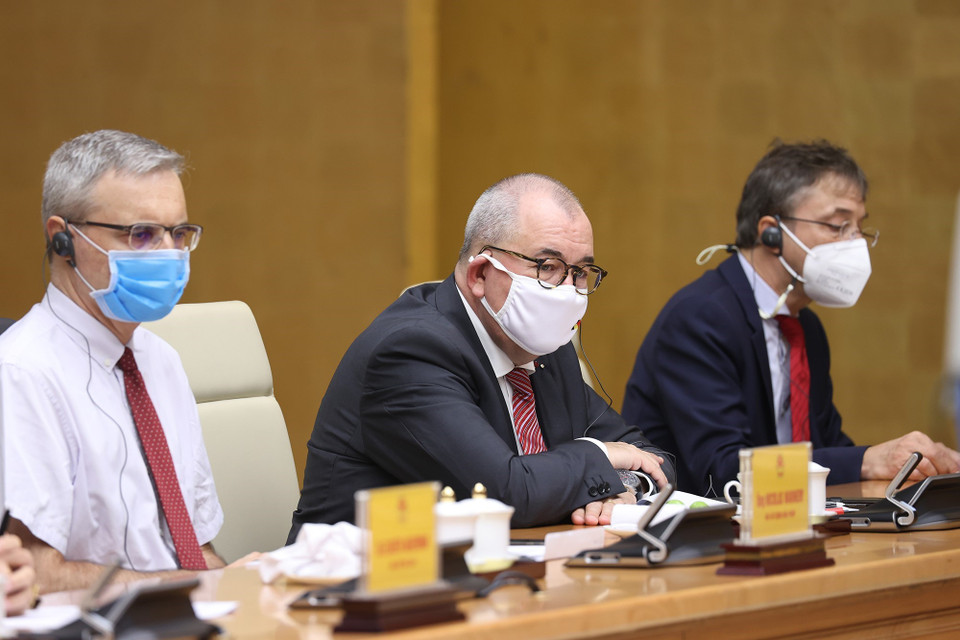 Đại sứ và đại diện các doanh nghiệp châu Âu tại Việt Nam tham dự buổi làm việc. (Ảnh: Dương Giang/TTXVN)