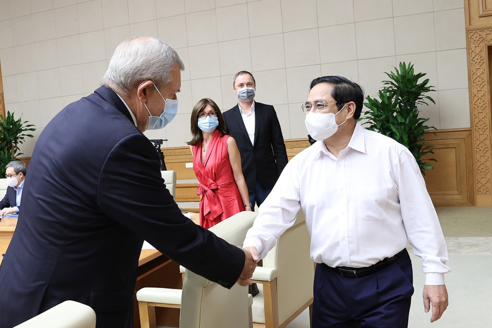 Thủ tướng Phạm Minh Chính với đại diện doanh nghiệp châu Âu tại Việt Nam. (Ảnh: Dương Giang/TTXVN)