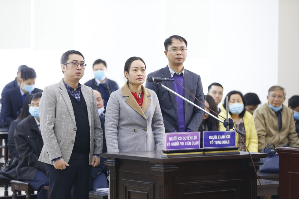 Đại diện Bộ Công Thương và người có nghĩa vụ liên quan có mặt tại phiên tòa. (Ảnh: Doãn Tấn/TTXVN)