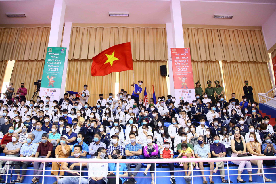 Đông đảo các CĐV đến xem và cổ vũ cho các VĐV đội tuyển Pencak Silat Việt Nam thi đấu tại SEA Games 31. (Ảnh: Quang Quyết/TTXVN)