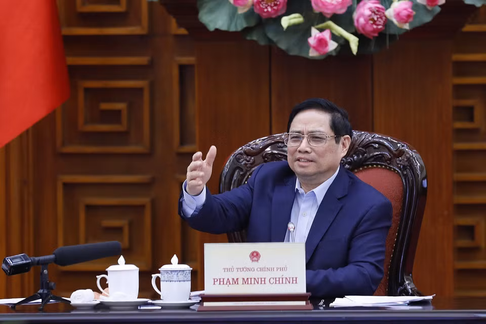 Sáng 27/11, tại Trụ sở Chính phủ, Thủ tướng Phạm Minh Chính, Trưởng Ban Chỉ đạo quốc gia phòng, chống dịch COVID-19 chủ trì cuộc họp với các bộ, ngành, chuyên gia y tế và các nhà khoa học về việc nhập khẩu, sản xuất vaccine, thuốc điều trị COVID-19. (Ảnh: Dương Giang/TTXVN)