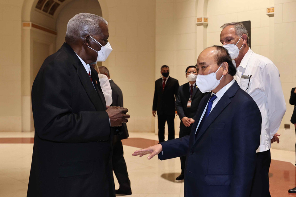 Chủ tịch nước Nguyễn Xuân Phúc hội kiến Chủ tịch Quốc hội Cộng hòa Cuba Esteban Lazo Hernández. (Ảnh: Thống Nhất/TTXVN)
