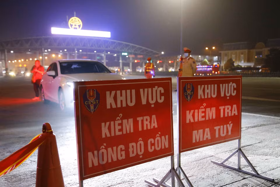 Khu vực kiểm tra nồng độ cồn, ma túy tại cao tốc Pháp Vân-Cầu Giẽ. (Ảnh: Doãn Tấn/TTXVN)