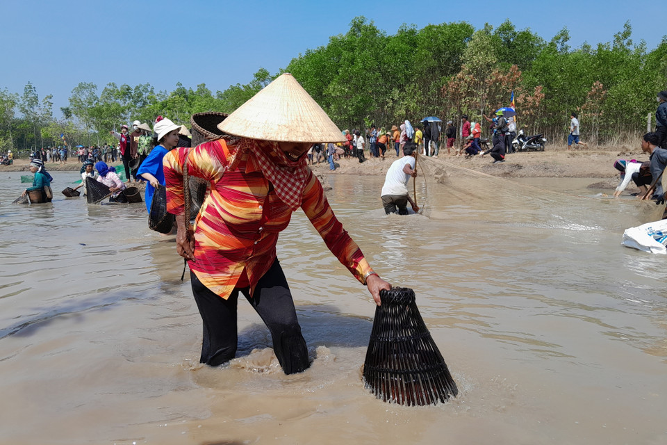 Ngày 17/3, tại xã Lộc Khánh (huyện biên giới Lộc Ninh, tỉnh Bình Phước) diễn ra lễ hội Phá Bàu dân tộc Khmer. Đây là lễ hội được Bộ Văn hóa, Thể thao và Du lịch công nhận là Di sản văn hóa phi vật thể quốc gia năm 2019. (Ảnh: K GỬIH/TTXVN)