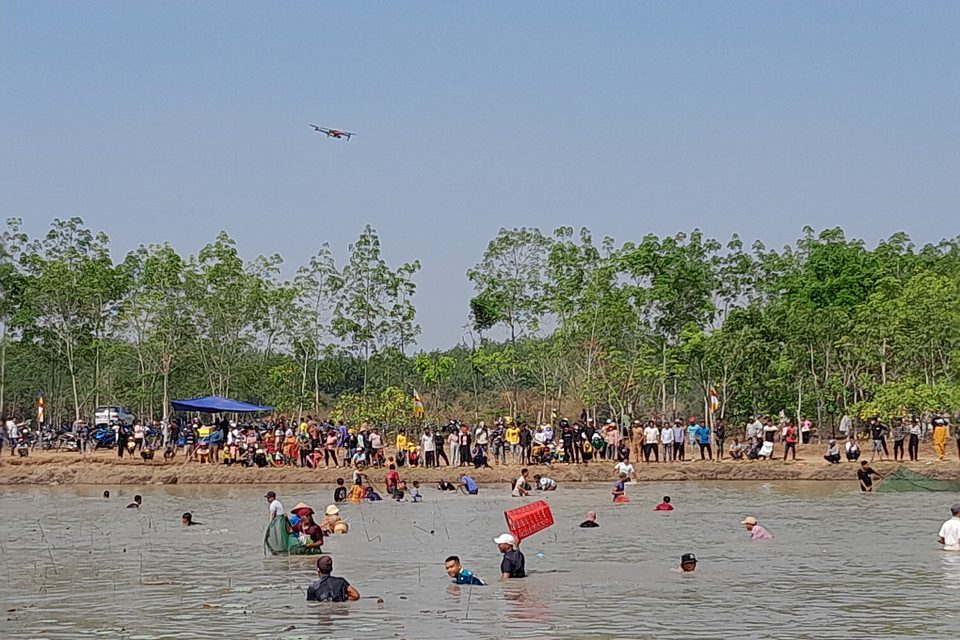 Quang cảnh lễ Phá Bàu. (Ảnh: K GỬIH/TTXVN)