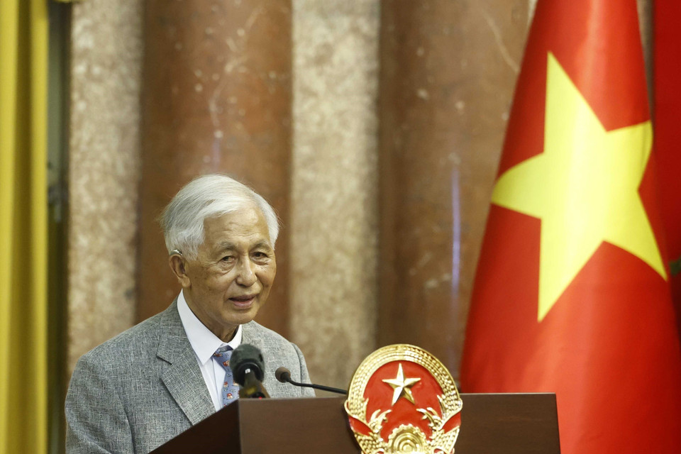 Giáo sư Trần Thanh Vân phát biểu tại cuộc gặp. (Ảnh: Thống Nhất/TTXVN)