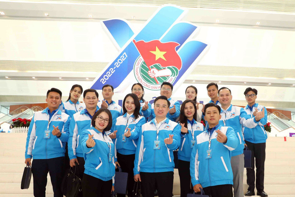 Sáng 14/12, tại Trung tâm Hội nghị quốc gia (Hà Nội), Đại hội đại biểu toàn quốc Đoàn Thanh niên Cộng sản Hồ Chí Minh lần thứ XII, nhiệm kỳ 2022-2027 với khẩu hiệu "Khát vọng-Tiên phong-Đoàn kết-Bản lĩnh-Sáng tạo" khai mạc trọng thể với sự tham dự của 980 đại biểu là cán bộ, đoàn viên ưu tú đại diện cho hơn 22 triệu đoàn viên, thanh niên Việt Nam trong và ngoài nước. Đại hội là sự kiện chính trị quan trọng của tuổi trẻ Việt Nam, đánh dấu sự nỗ lực, thành tựu cơ bản của tổ chức Đoàn và phong trào thanh thiếu nhi trong 5 năm qua. (Ảnh: Phạm Kiên/TTXVN)