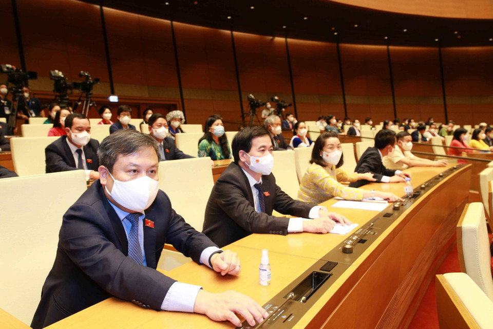 Đoàn đại biểu Quốc hội tỉnh Quảng Bình biểu quyết thông qua Nghị quyết kỳ họp thứ nhất, Quốc hội khóa XV. (Ảnh: Phương Hoa/TTXVN)