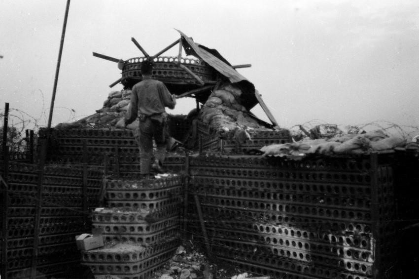 Căn cứ Khe Sanh sau khi bị Quân Giải phóng Bắc Quảng Trị tấn công, tiêu diệt. (Ảnh: Tư liệu TTXVN)