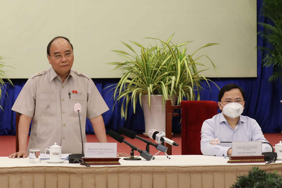 Chủ tịch nước Nguyễn Xuân Phúc phát biểu tại buổi gặp mặt Hội Doanh nhân trẻ Việt Nam nhân kỷ niệm Ngày Doanh nhân Việt Nam 13/10. (Ảnh: Thống Nhất/TTXVN)