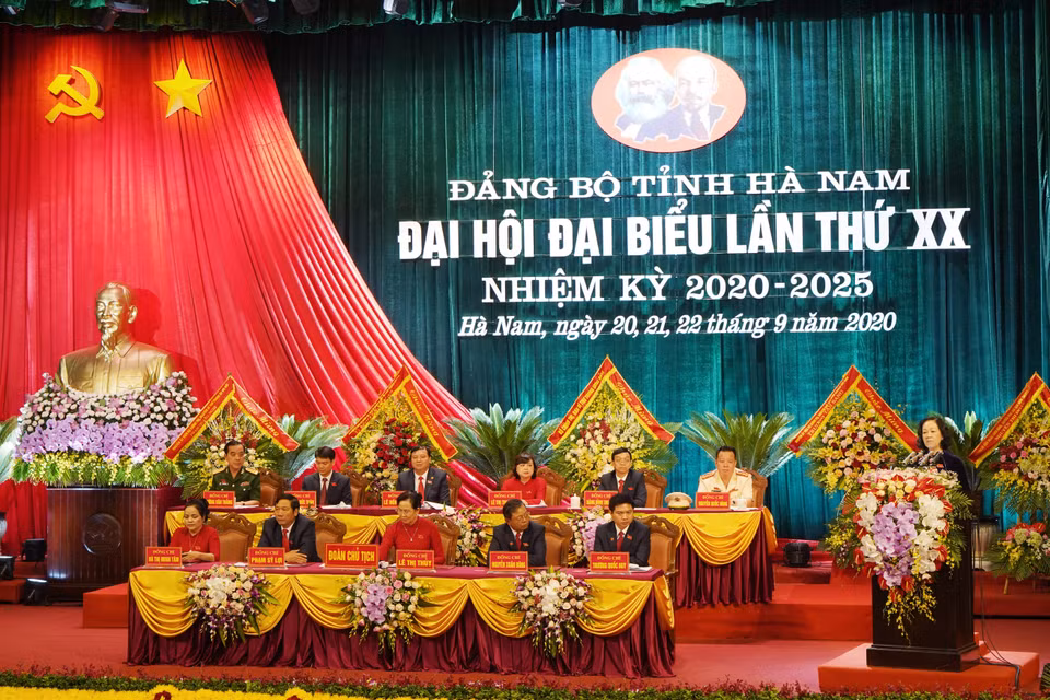 Đoàn chủ tịch Đại hội đại biểu Đảng bộ tỉnh Hà Nam lần thứ XX, nhiệm kỳ 2020-2025. (Ảnh Đại Nghĩa/TTXVN)