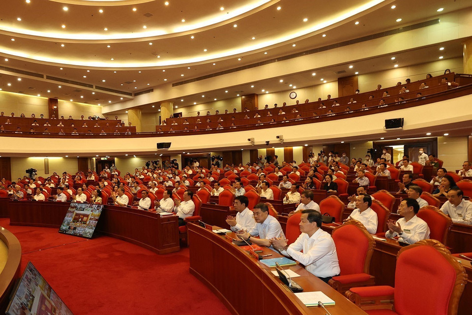 Các vị lãnh đạo Đảng, Nhà nước và các đại biểu dự hội nghị. (Ảnh : Trí Dũng/TTXVN)