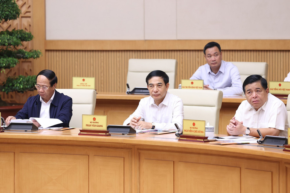 Đại diện các bộ, cơ quan thuộc Chính phủ tham dự phiên họp. (Ảnh: Dương Giang/TTXVN)