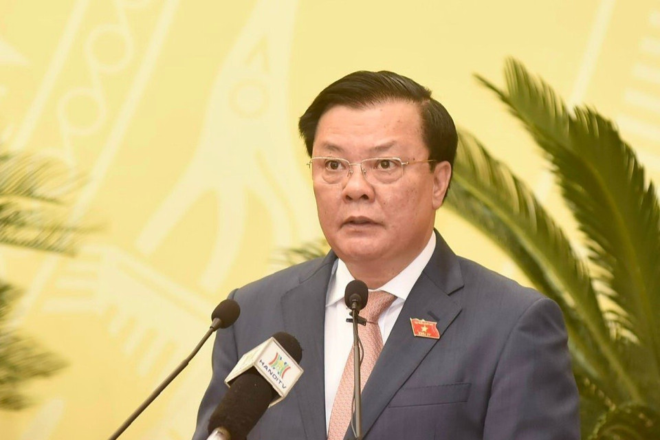 Ông Đinh Tiến Dũng, Ủy viên Bộ Chính trị, Bí thư Thành ủy, Trưởng đoàn đại biểu Quốc hội thành phố, phát biểu chỉ đạo. (Ảnh: TTXVN)