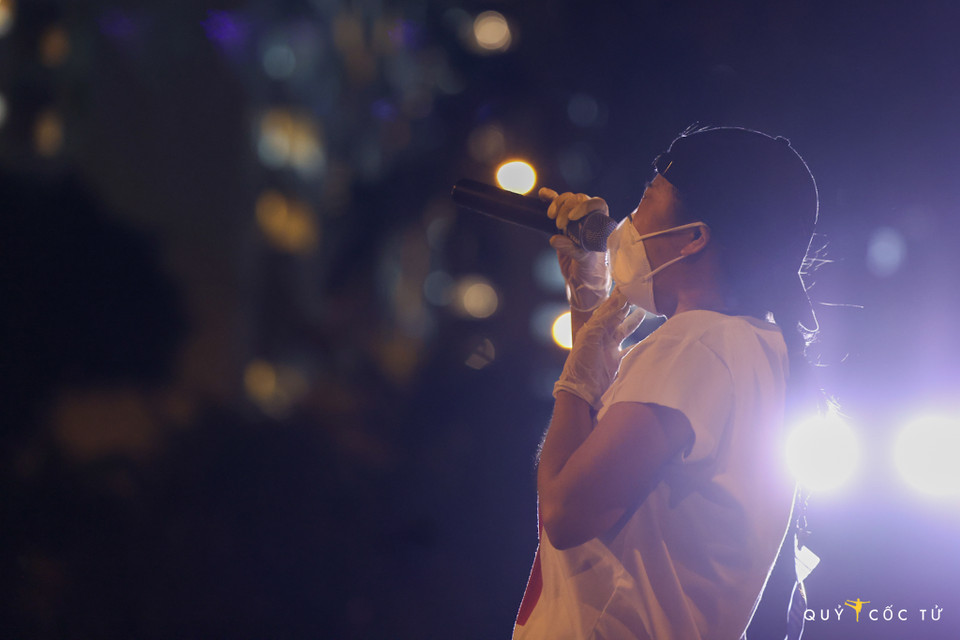 Trong nhiều tháng qua, nhóm nghệ sỹ do MC Quỳnh Hoa dẫn đầu đã thực hiện nhiều hoạt động thiện nguyện vô cùng ý nghĩa. (Nguồn: Vietnam+)