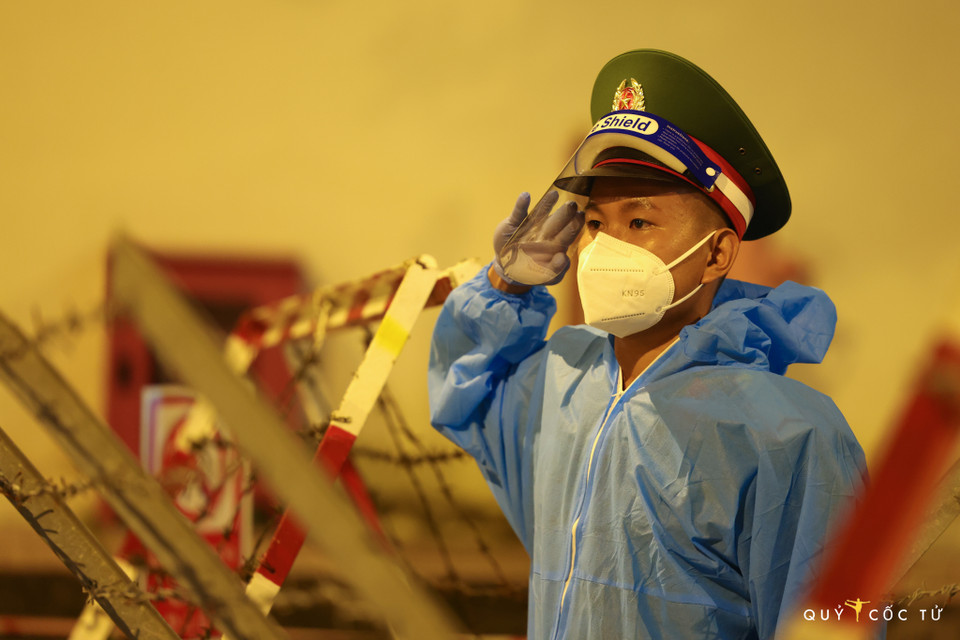 Một chiến sỹ tại bệnh viện dã chiến. (Nguồn: Vietnam+)