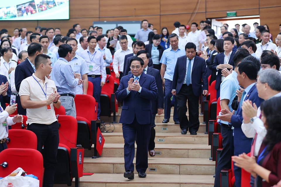 Thủ tướng Phạm Minh Chính đến dự Hội nghị triển khai Nghị quyết số 11. (Ảnh: Dương Giang/TTXVN)