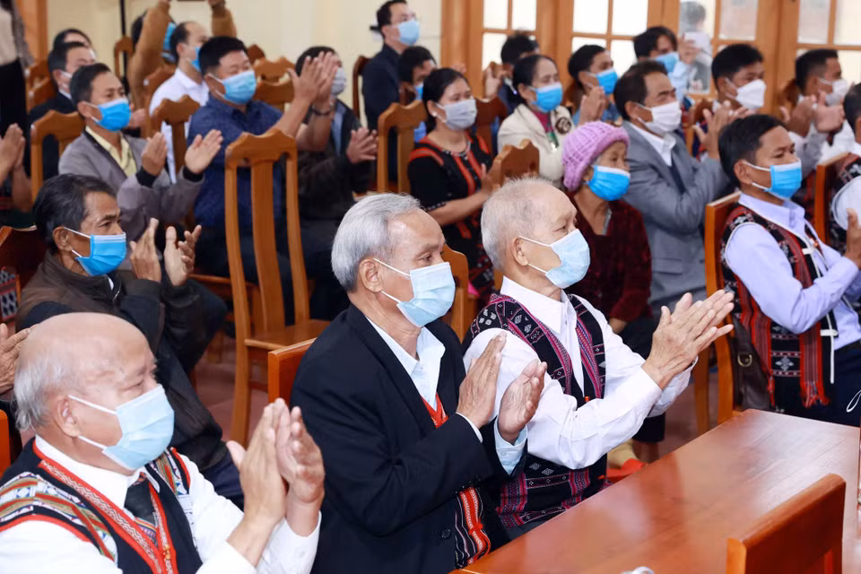 Đồng bào các dân tộc xã Ba, huyện Đông Giang, tỉnh Quảng Nam dự ngày hội. (Ảnh: Thống Nhất/TTXVN)