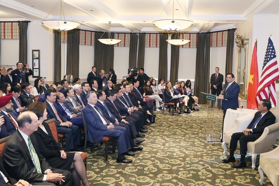 Thủ tướng Phạm Minh Chính phát biểu khi đến thăm Trường Đại học Tổng hợp San Francisco. (Ảnh: Dương Giang/TTXVN)