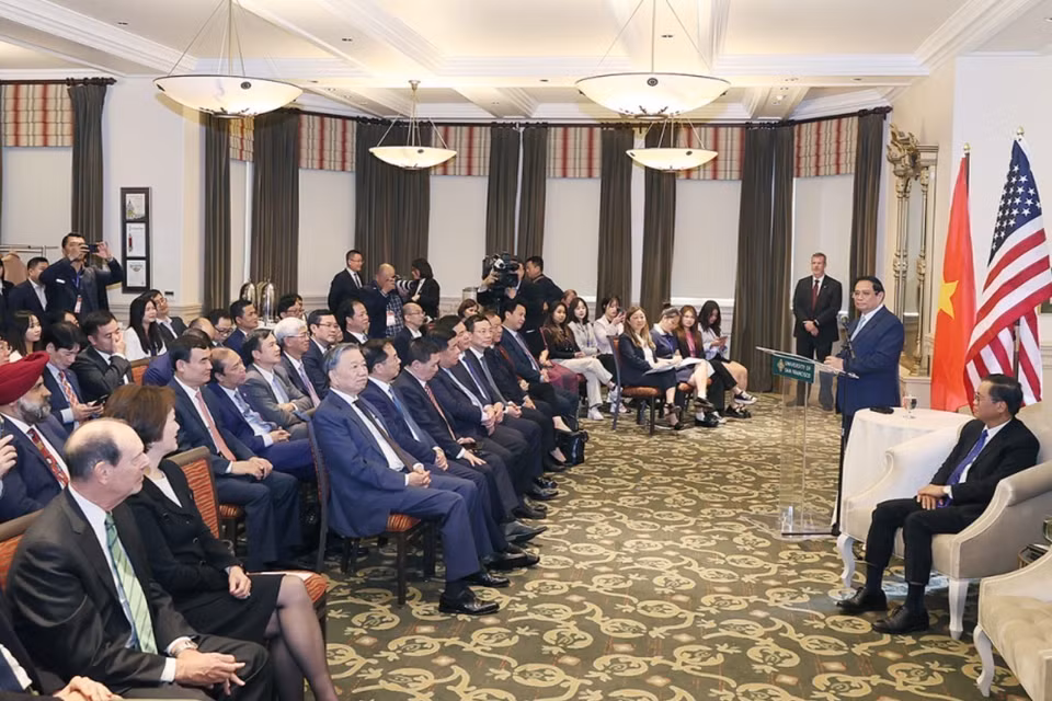 Thủ tướng Phạm Minh Chính phát biểu khi đến thăm Trường Đại học Tổng hợp San Francisco. (Ảnh: Dương Giang/TTXVN)