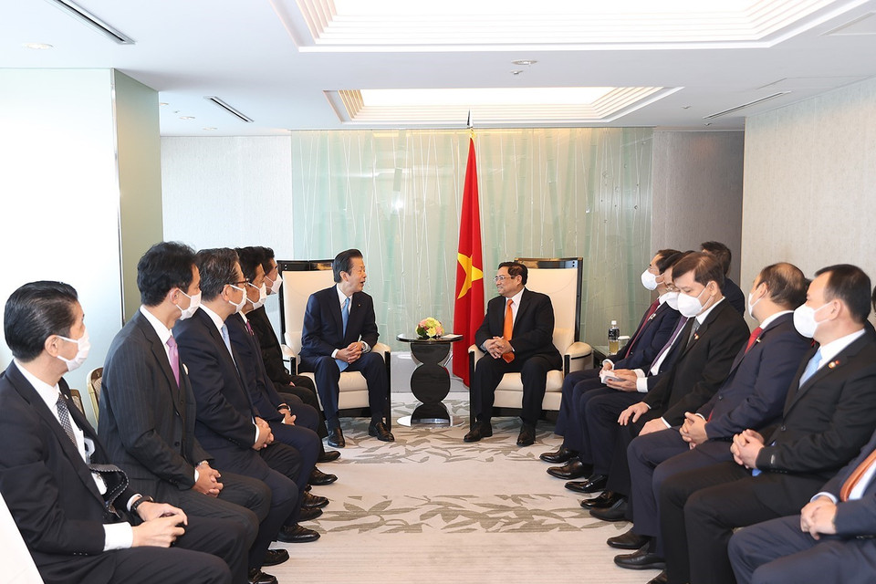 Thủ tướng Phạm Minh Chính tiếp Chủ tịch Đảng Công minh Yamaguchi Natsuo. (Ảnh: Dương Giang/TTXVN)