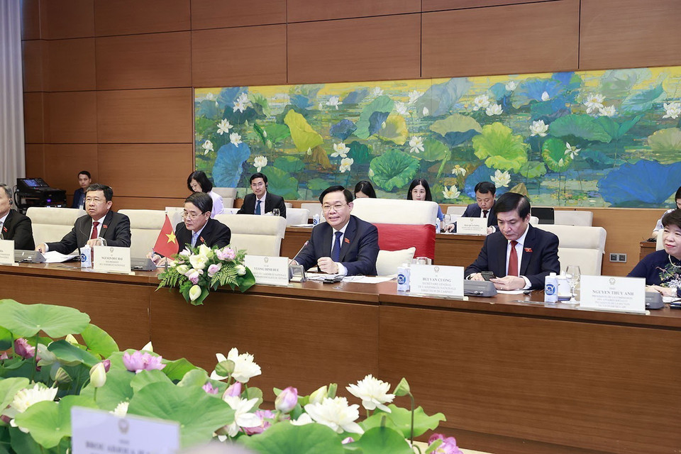 Chủ tịch Quốc hội Vương Đình Huệ phát biểu tại buổi hội đàm. (Ảnh: Doãn Tấn/TTXVN)