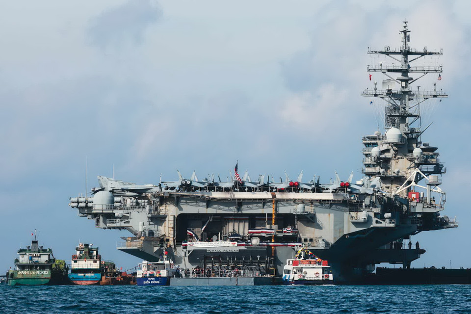 Tàu Hải quân Hoa Kỳ tại cảng Tiên Sa - Đà Nẵng. (Nguồn: Ngô Trần Hải An/Vietnam+)