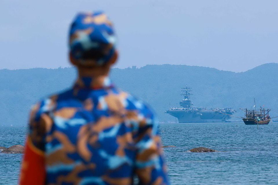 Chuyến thăm Việt Nam của Đoàn tàu Hải quân Hoa Kỳ góp phần duy trì, phát triển quan hệ Việt Nam-Hoa Kỳ, phù hợp với khuôn khổ quan hệ Đối tác Toàn diện. (Nguồn: Ngô Trần Hải An/Vietnam+)