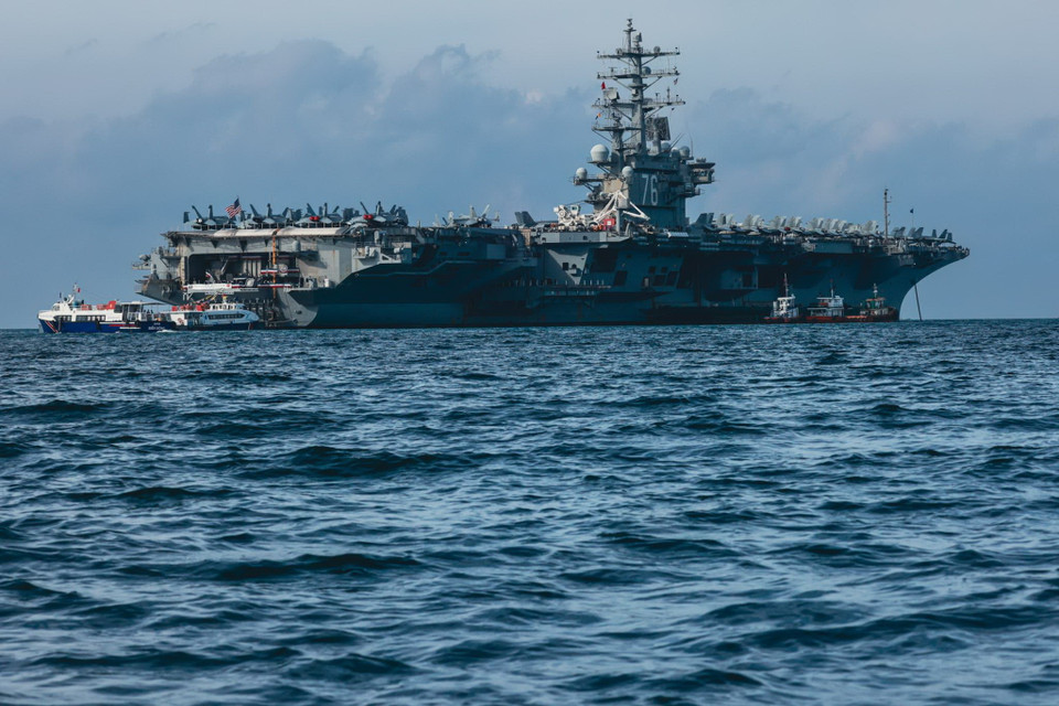 Chuyến thăm Việt Nam của Đoàn tàu Hải quân Hoa Kỳ góp phần duy trì, phát triển quan hệ Việt Nam-Hoa Kỳ, phù hợp với khuôn khổ quan hệ Đối tác Toàn diện. (Nguồn: Ngô Trần Hải An/Vietnam+)