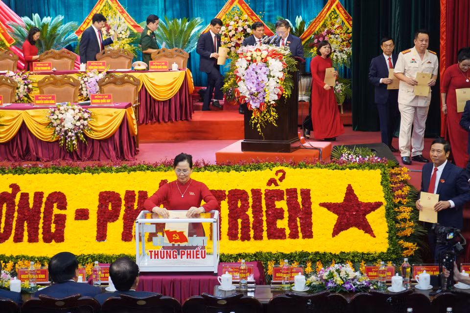 Các đại biểu biểu Bầu Ban Chấp hành Đảng bộ tỉnh Hà Nam lần thứ XX, nhiệm kỳ 2020-2025. (Ảnh Đại Nghĩa/TTXVN)
