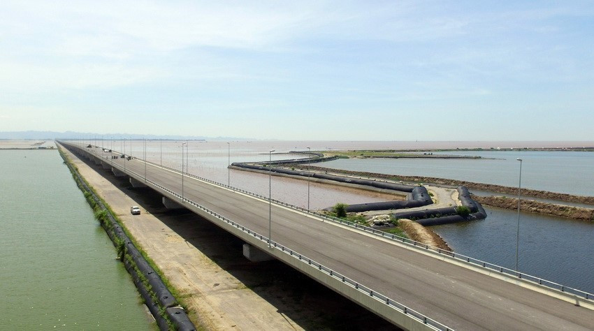 Cầu Tân Vũ-Lạch Huyện là cây cầu vượt biển có chiều dài lớn nhất Việt Nam. (Ảnh: Huy Hùng/TTXVN)