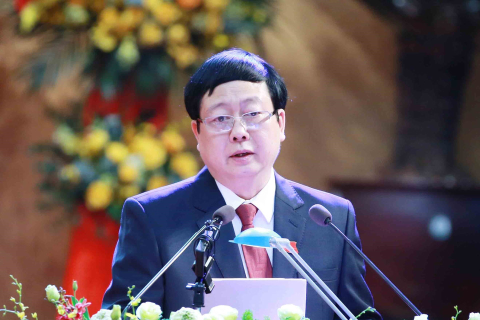 Ông Nguyễn Dương Thái, Phó Bí thư Tỉnh ủy, Chủ tịch Ủy ban nhân dân tỉnh trình bày Báo cáo nhiệm kỳ 2015-2020. (Ảnh: Phương Hoa/TTXVN)