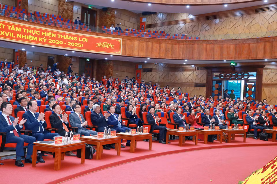 Các đồng chí lãnh đạo, nguyên lãnh đạo Đảng, Nhà nước dự khai mạc Đại hội. (Ảnh: Phương Hoa/TTXVN)