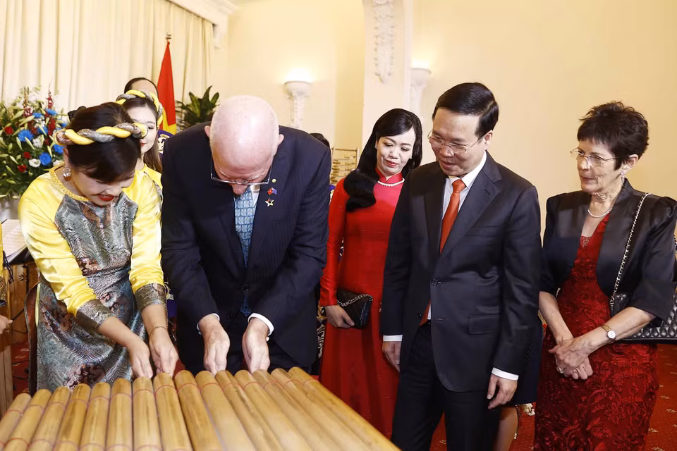 Chủ tịch nước Võ Văn Thưởng và Phu nhân tổ chức tiệc chiêu đãi chào mừng Toàn quyền Australia David Hurley và Phu nhân thăm cấp Nhà nước Việt Nam. (Ảnh: Thống Nhất/TTXVN)