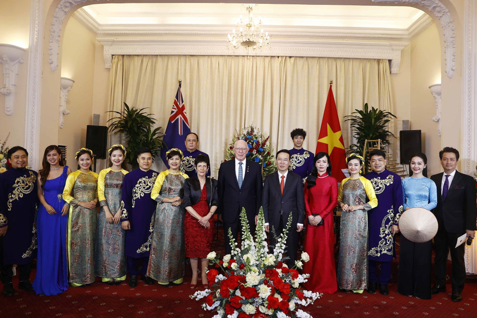 Chủ tịch nước Võ Văn Thưởng và Phu nhân tổ chức tiệc chiêu đãi chào mừng Toàn quyền Australia David Hurley và Phu nhân cùng đoàn đại biểu Australia thăm cấp Nhà nước Việt Nam. (Ảnh: Thống Nhất/TTXVN)