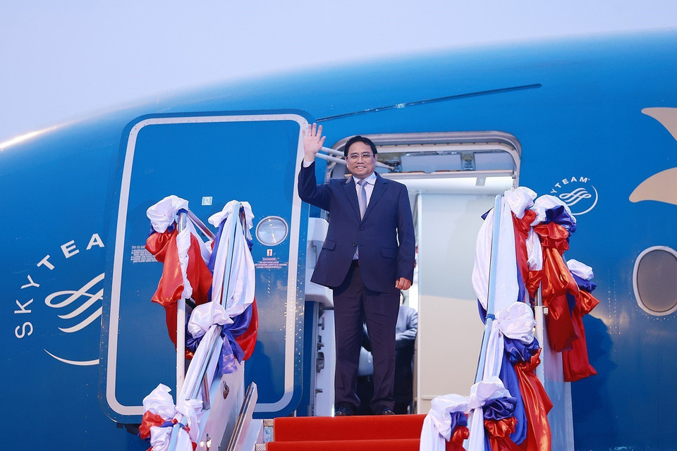 Lễ đón Thủ tướng Phạm Minh Chính dự Hội nghị cấp cao Ủy hội sông Mekong quốc tế lần thứ 4 tại Vientiane, Lào. (Ảnh: Dương Giang/TTXVN)